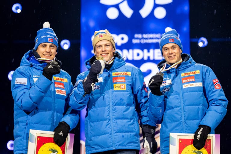 250304 Silver medalist Erik Valnes, gold medalist Johannes Høsflot Klæbo and bronze medalist Harald Østberg Amundsen of Norway at the medal ceremony for men’s 10 km classic technique interval start on March 4, 2025 in Trondheim. Photo: / kod MT / MT0772