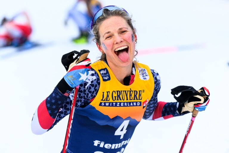 250105 Jessie Diggins of USA celebrates after competing in the women's 10 km mass start during day nine of Tour de Ski on January 5, 2025 in Tesero. Photo: / kod CS / CS0650